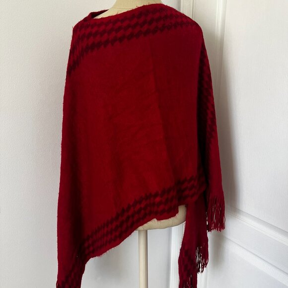 White Mark Poncho Red OS - Picture 2 of 2
